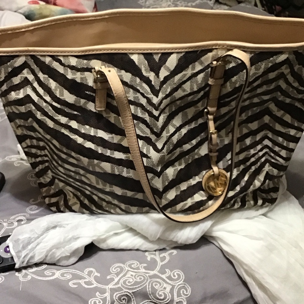 Michael Kors Rare White Tiger Jet SetTravel Tote Gold Metal